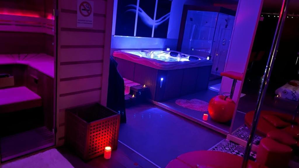 Spabyelleetlui Spa Rouge Ou Bleu Moeskroen Buitenkant foto