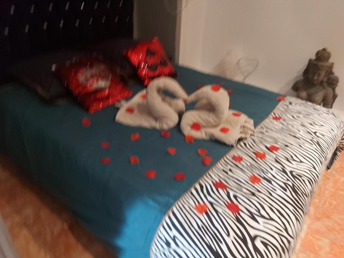 Spabyelleetlui Spa Rouge Ou Bleu Moeskroen Buitenkant foto