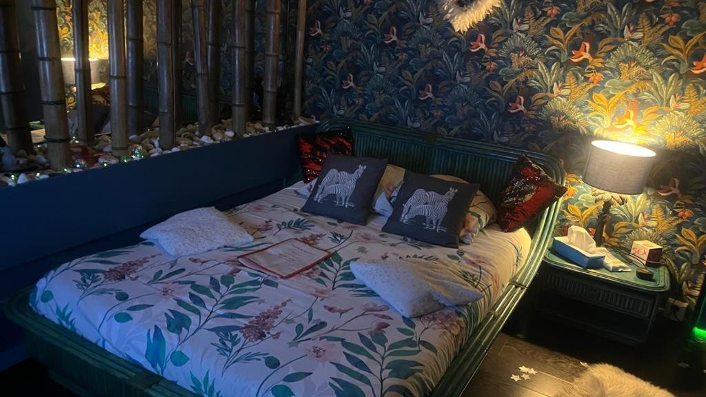 Spabyelleetlui Spa Rouge Ou Bleu Moeskroen Buitenkant foto